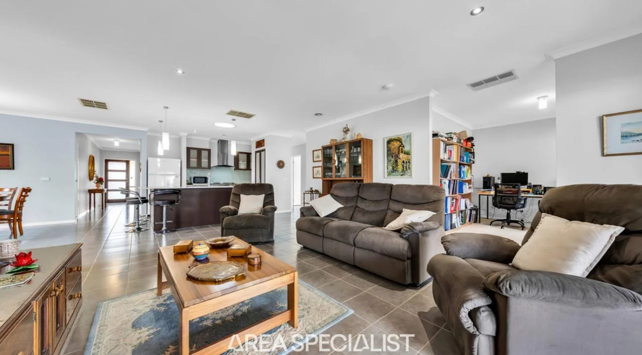 7 Ferndown Drive, photo 2