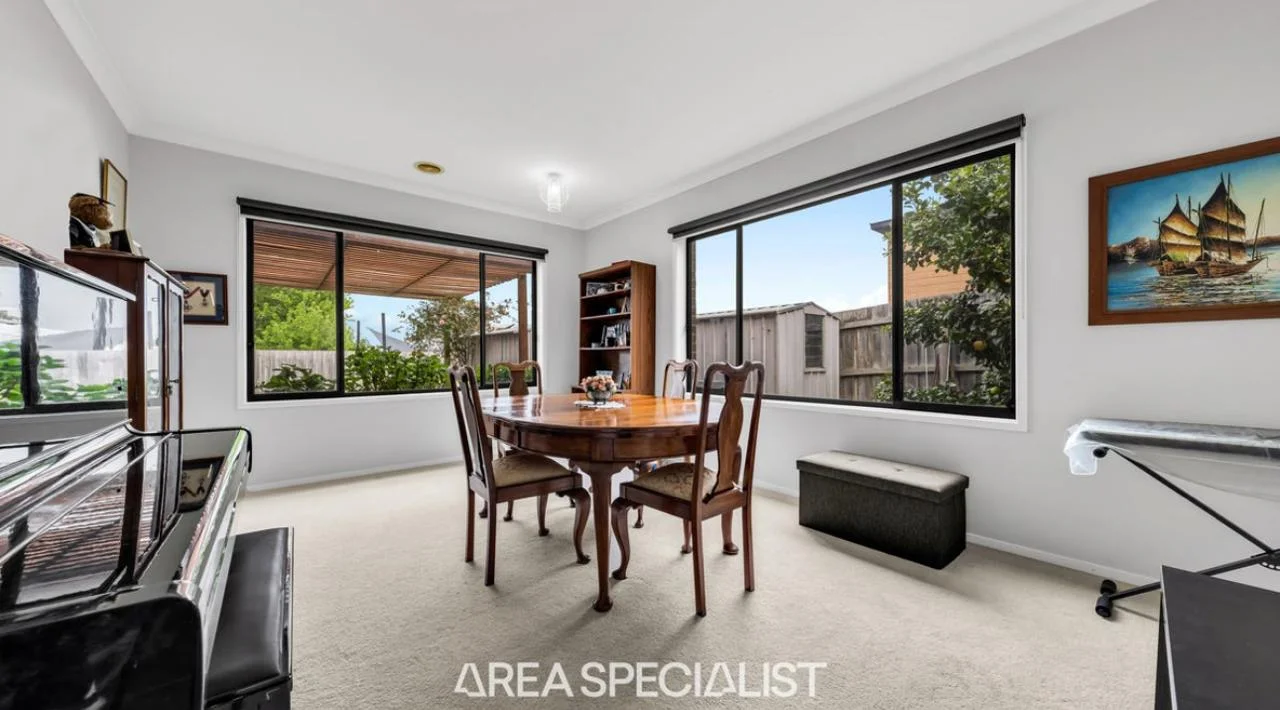 7 Ferndown Drive, photo 3
